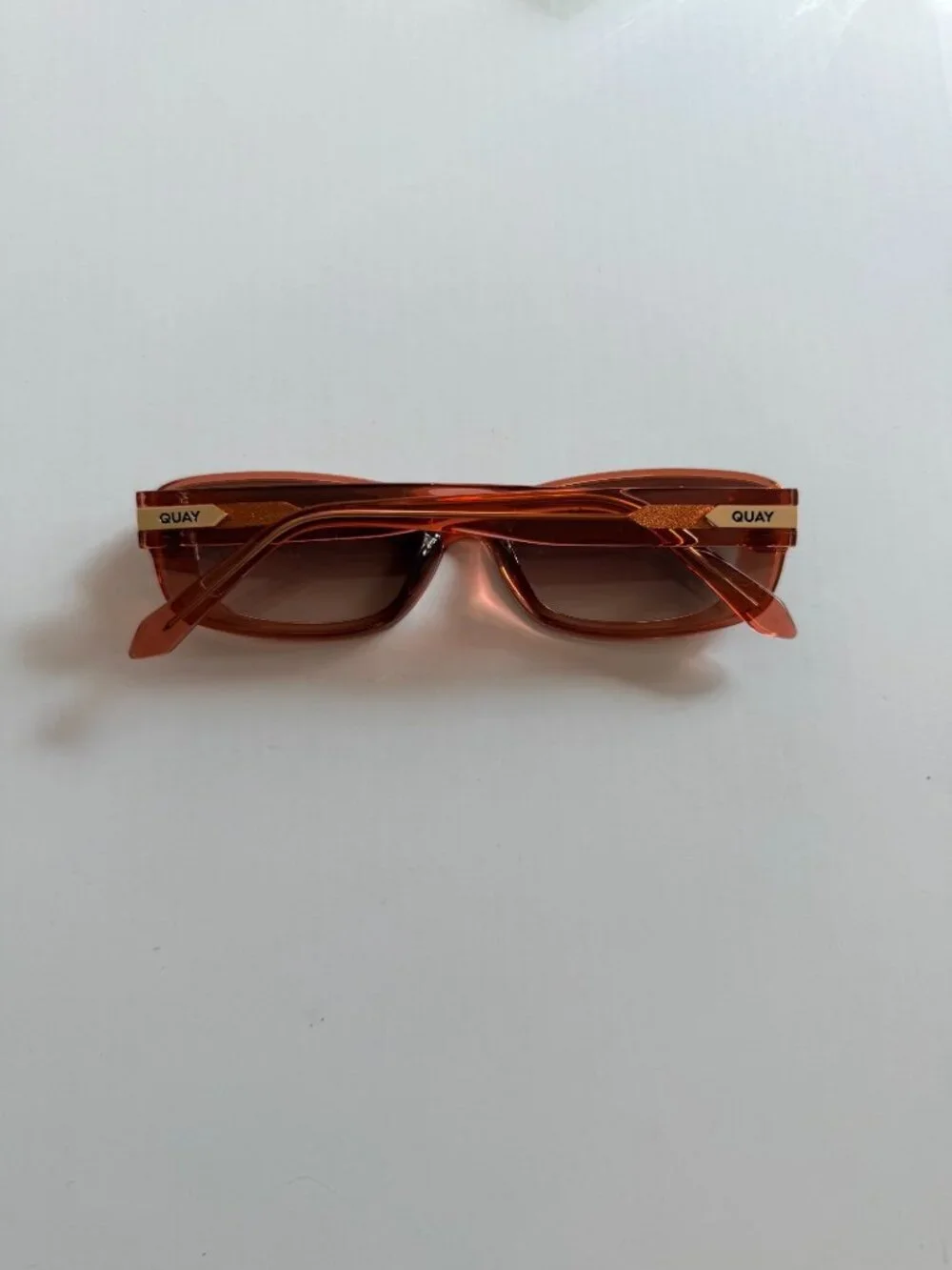 Quay Vibe Check Sunglasses 77731 in Rose